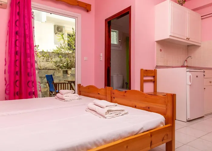 Marina Naxos Апартаменты *