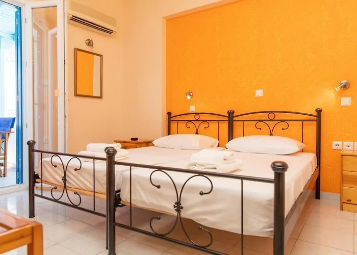 Marina Naxos * Naxos City